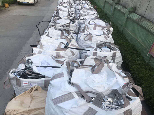 19噸TIKTOK黄版APP回收現場
