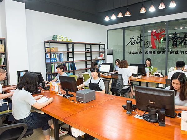 TIKTOK色板免费下载1.2.31金屬-辦公室