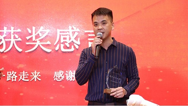 TIKTOK黄版APP回收廠家TIKTOK色板免费下载1.2.31金屬獲獎感言